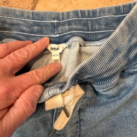 Aerie wide leg elastic waist tie jeans. - Picture 2 of 3